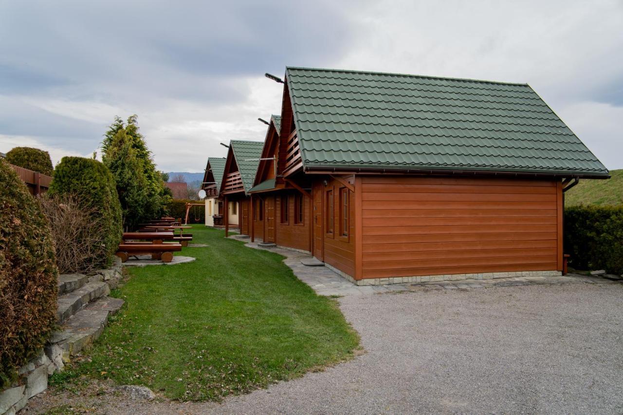 Domki Nad Jeziorem-Wodnik Villa Zarzecze  Kültér fotó